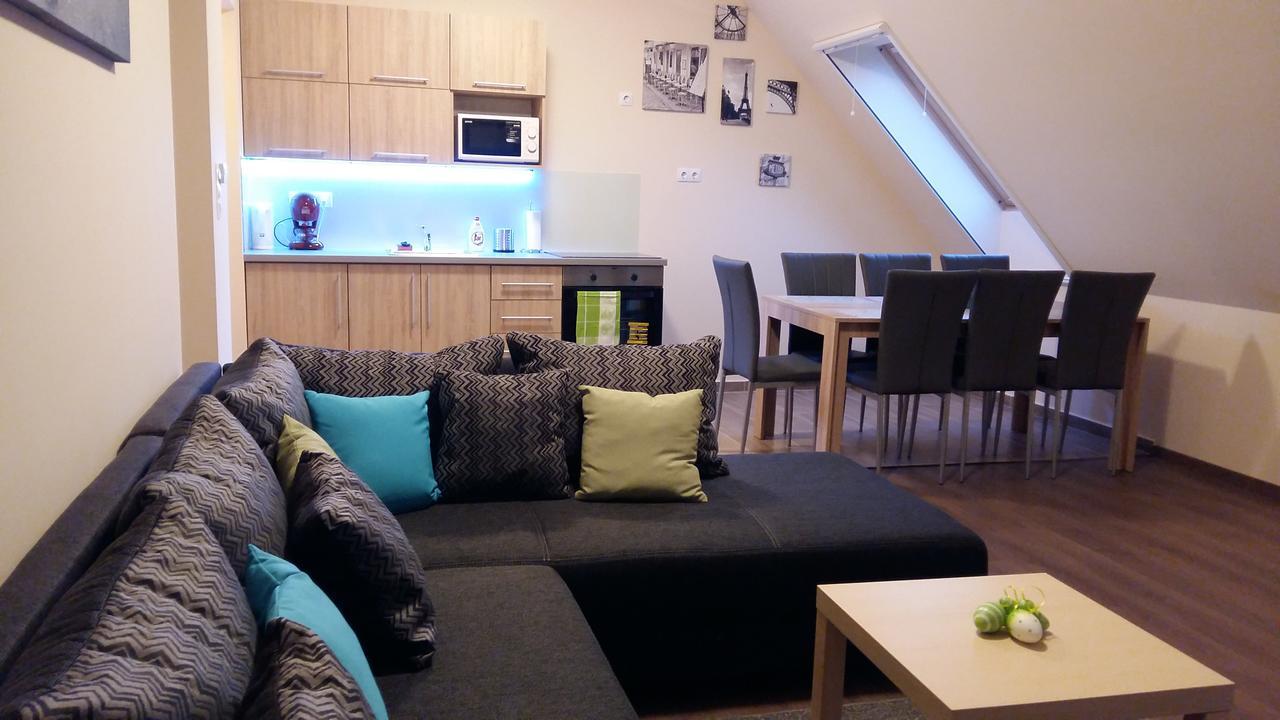 Tahiti Apartman Hajdúszoboszló Esterno foto