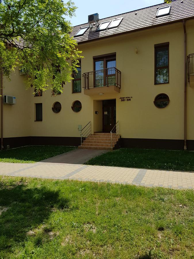 Tahiti Apartman Hajdúszoboszló Esterno foto