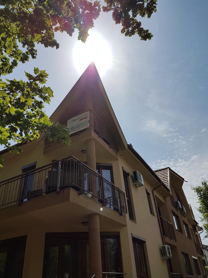 Tahiti Apartman Hajdúszoboszló Esterno foto